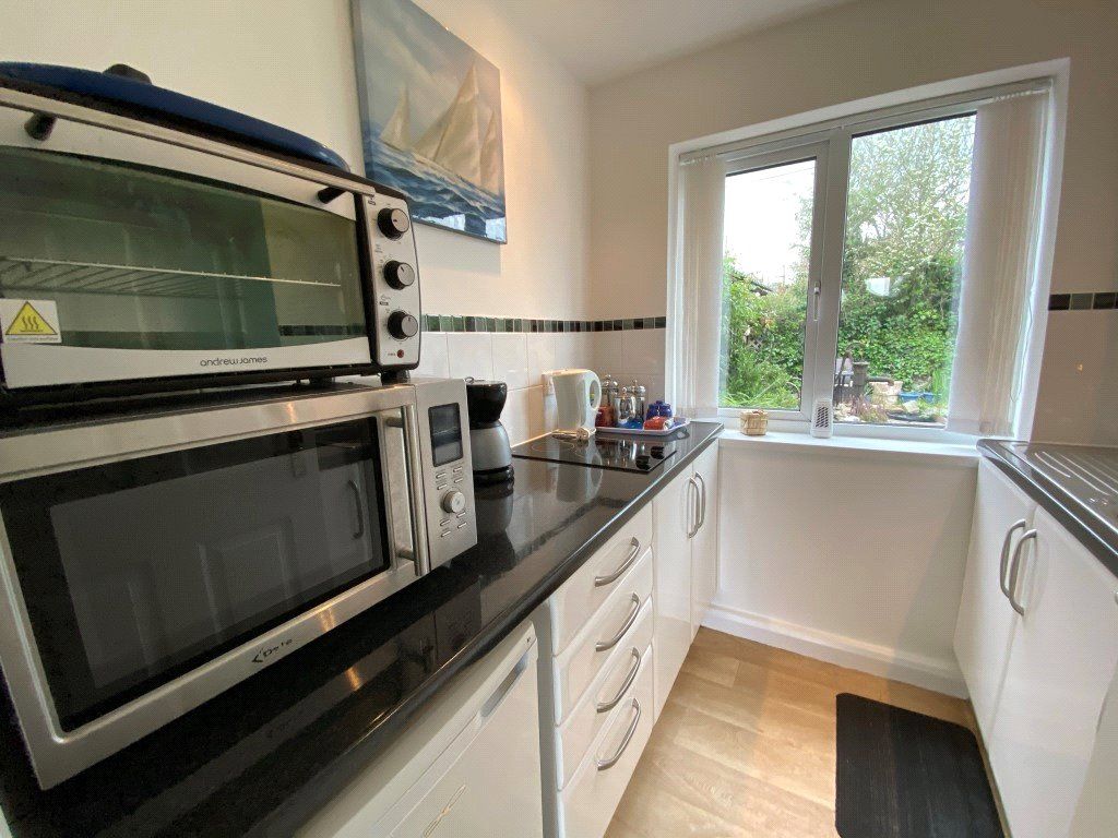 Property photo 2 of 6 Kitchen