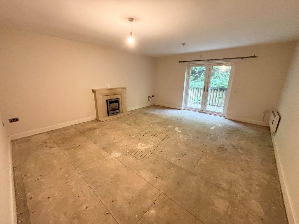 Property photo 2 of 13 Lounge