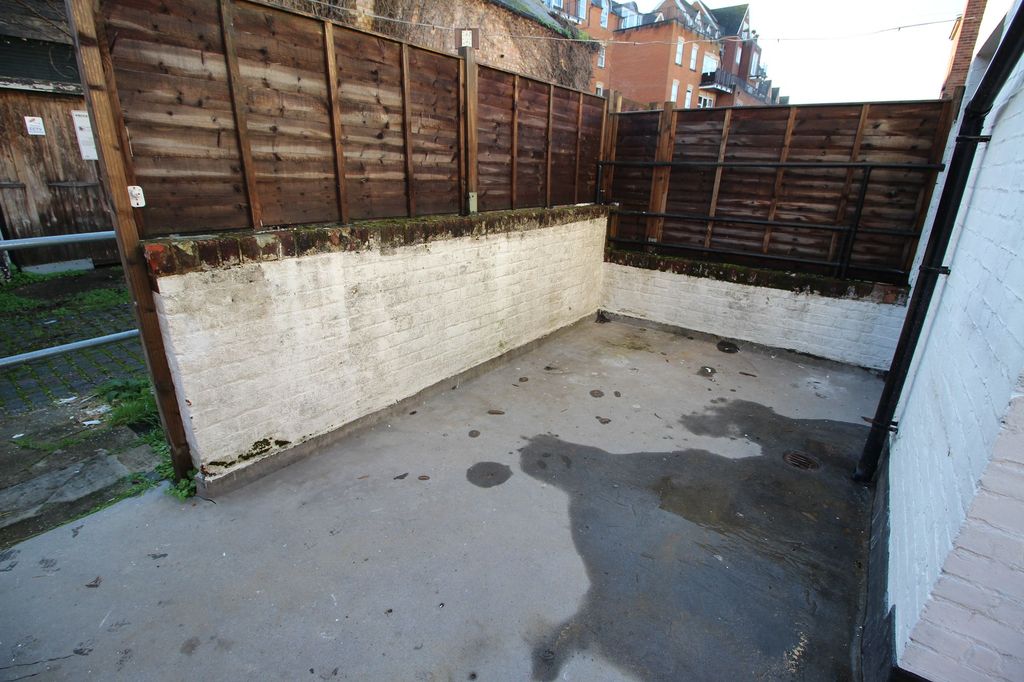 Property photo 2 of 10 Courtyard