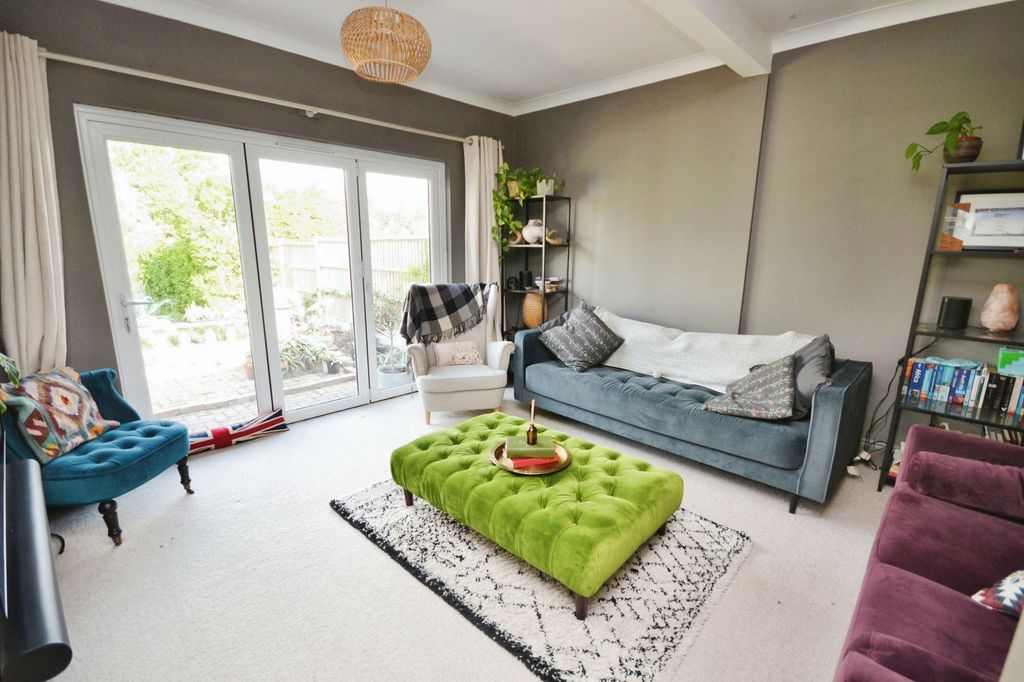 Property photo 3 of 25