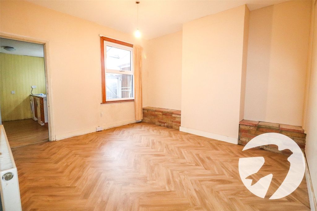 Property photo 3 of 14 Picture No. 15