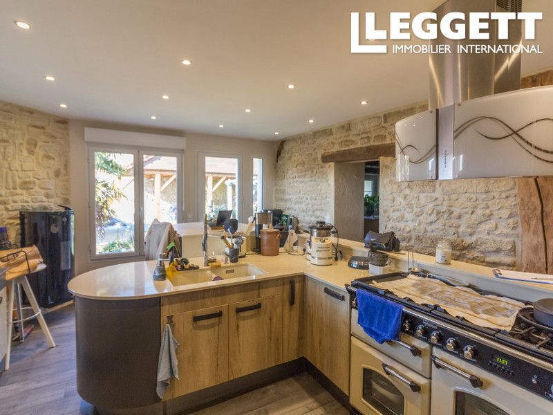 Property photo 2 of 10