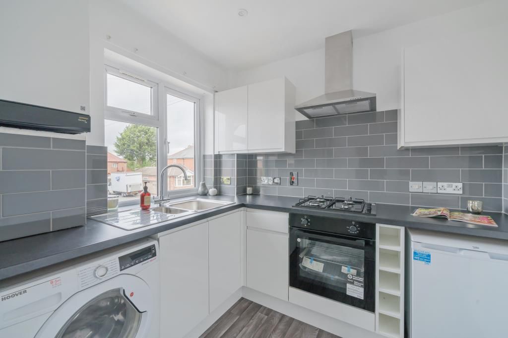 Property photo 3 of 8 Kitchen