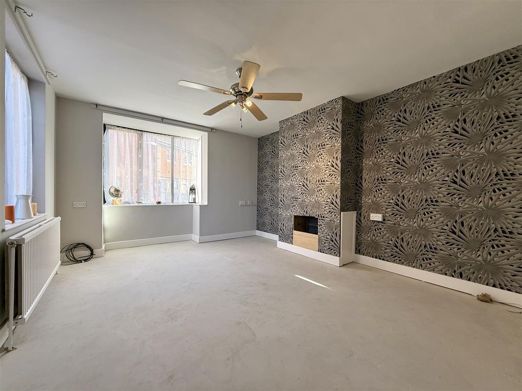 Property photo 2 of 12 2