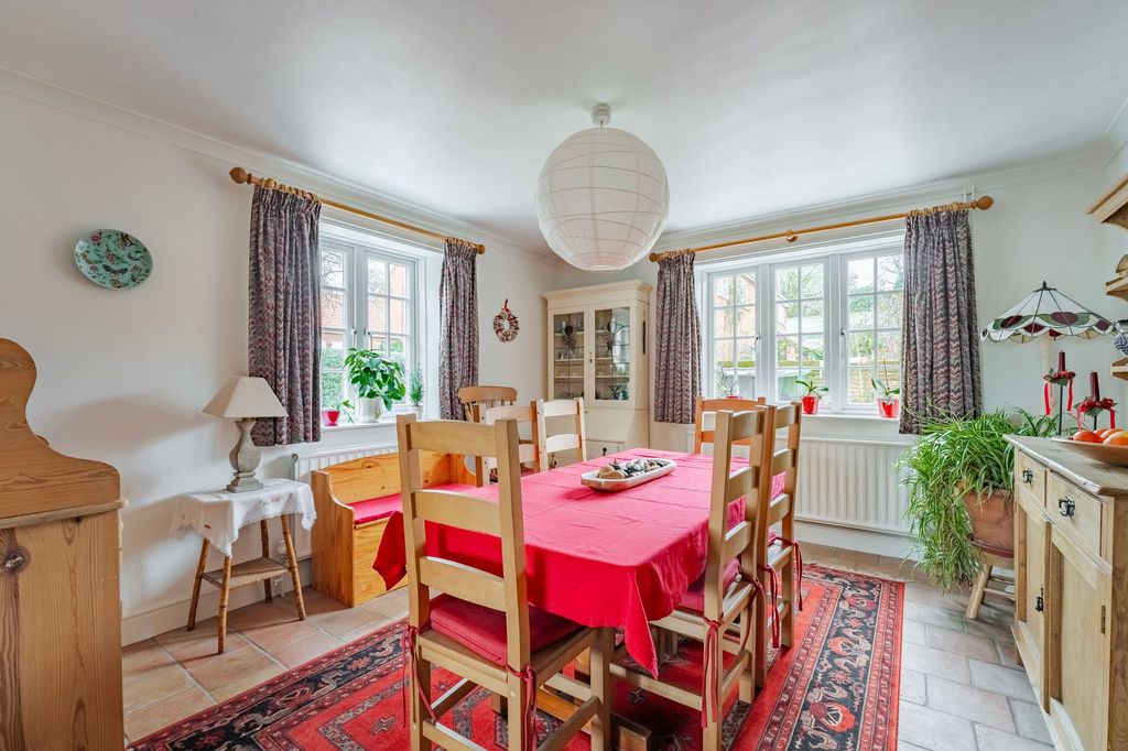 Property photo 2 of 25