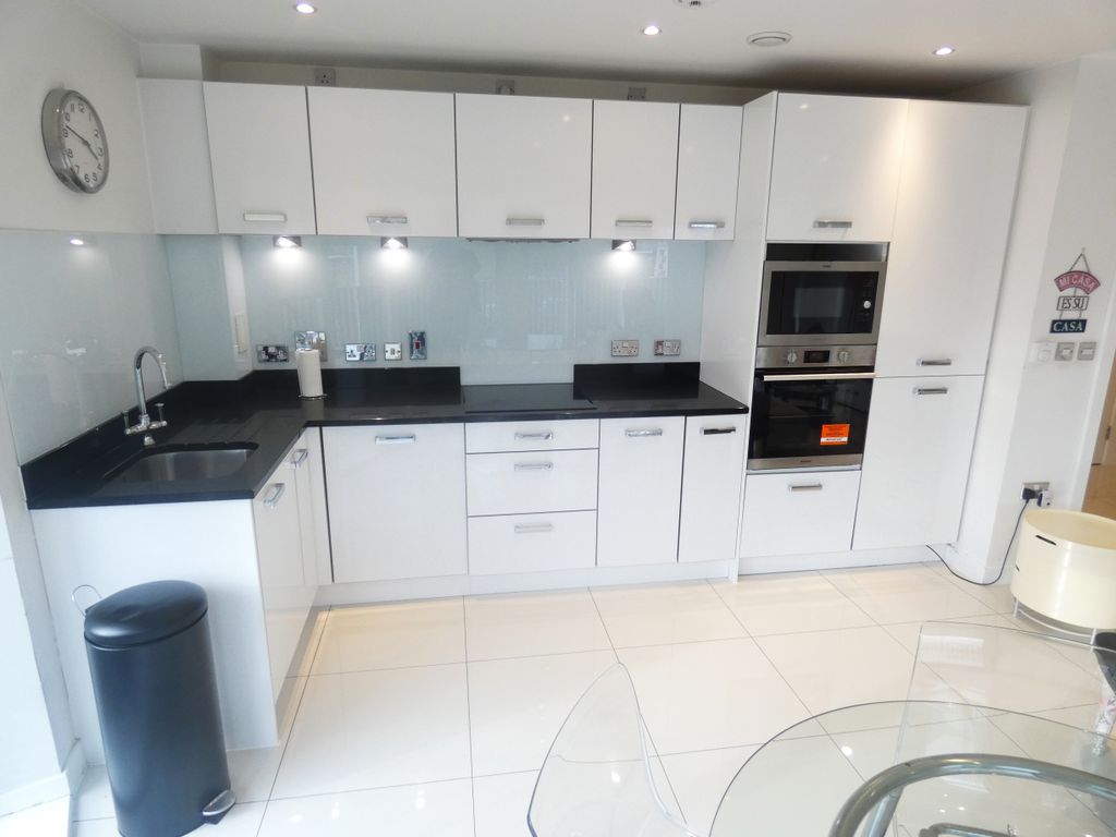 Property photo 2 of 34