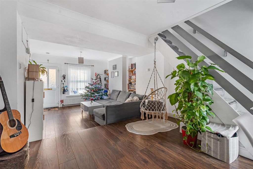 Property photo 2 of 14 5_69132.Jpg