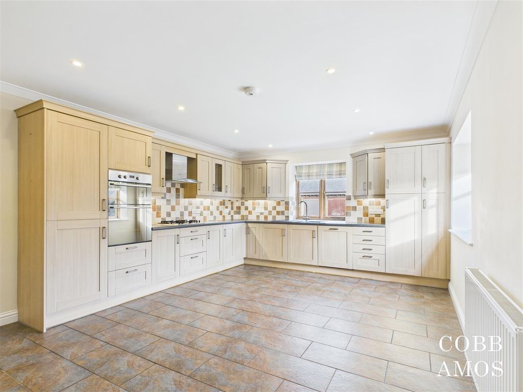 Property photo 3 of 22 Cam02803G0-Pr0244-Still003.Jpg