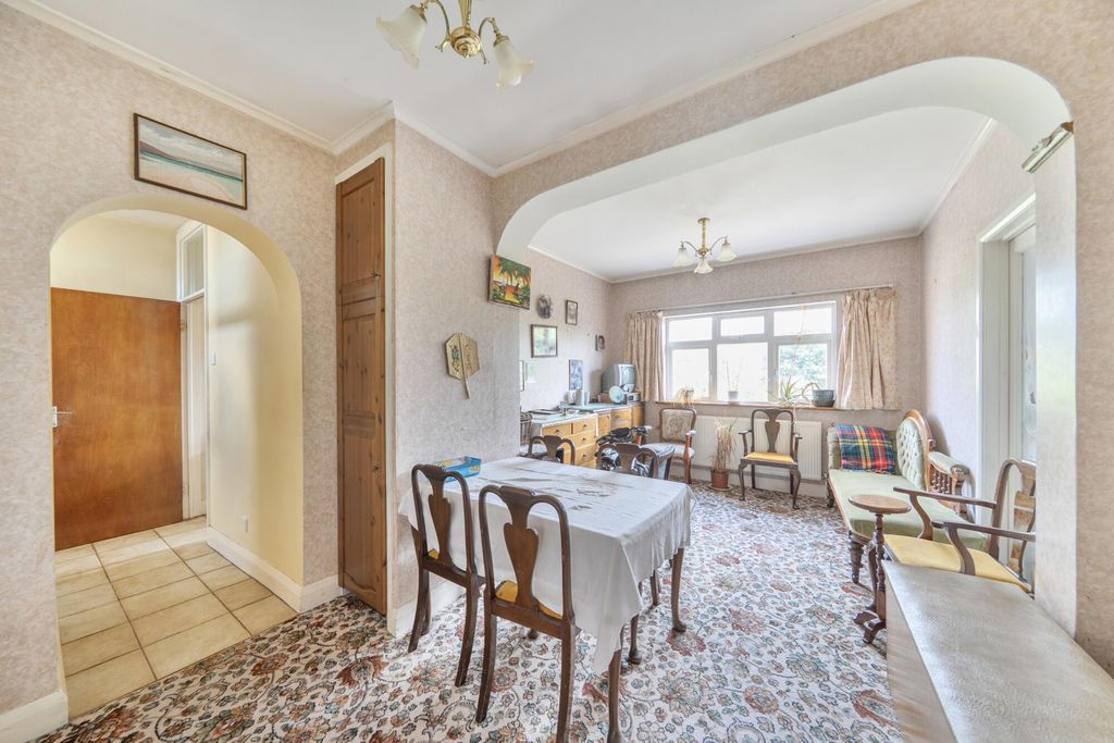 Property photo 3 of 21 1463416-7-6A074Eb...