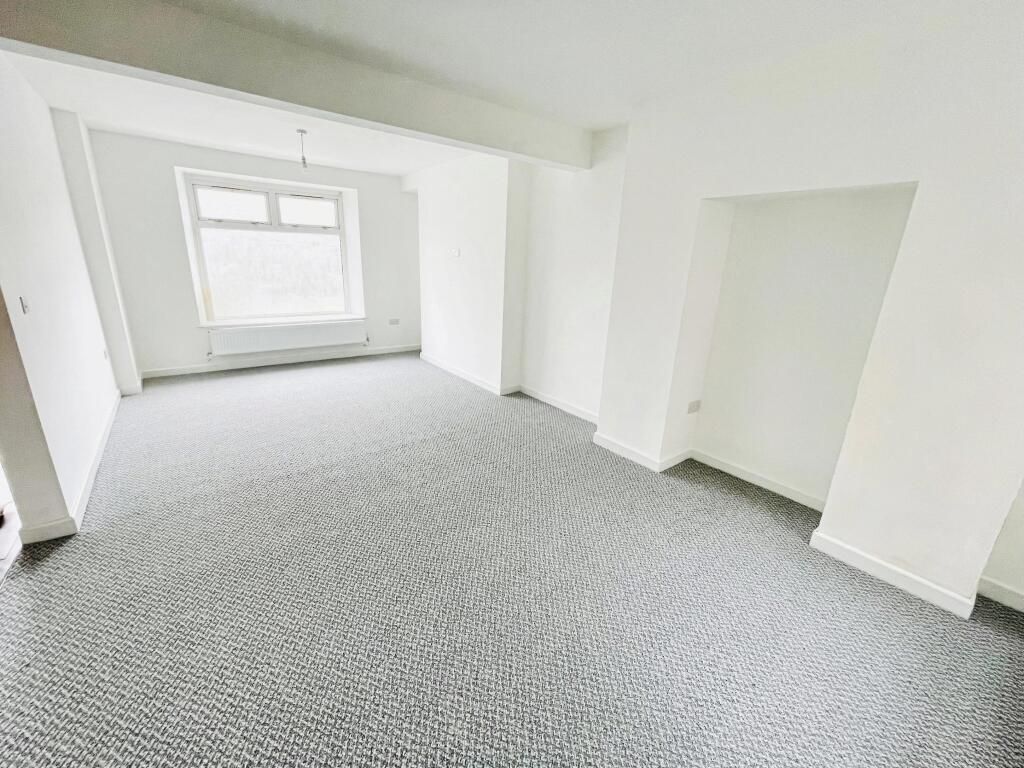 Property photo 3 of 7 Lounge