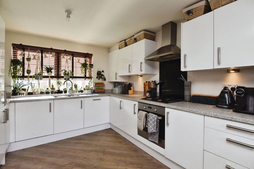 Property photo 3 of 14 Photo