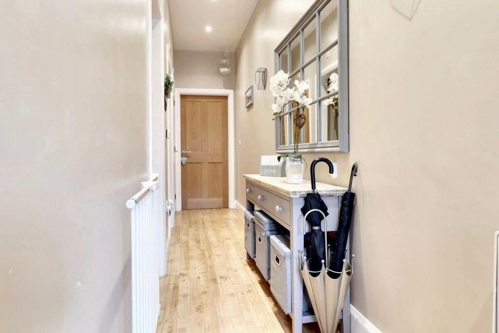 Property photo 2 of 19 18490Faf-6F5d-4A1A-B6De-2Ff5E35B0c3d