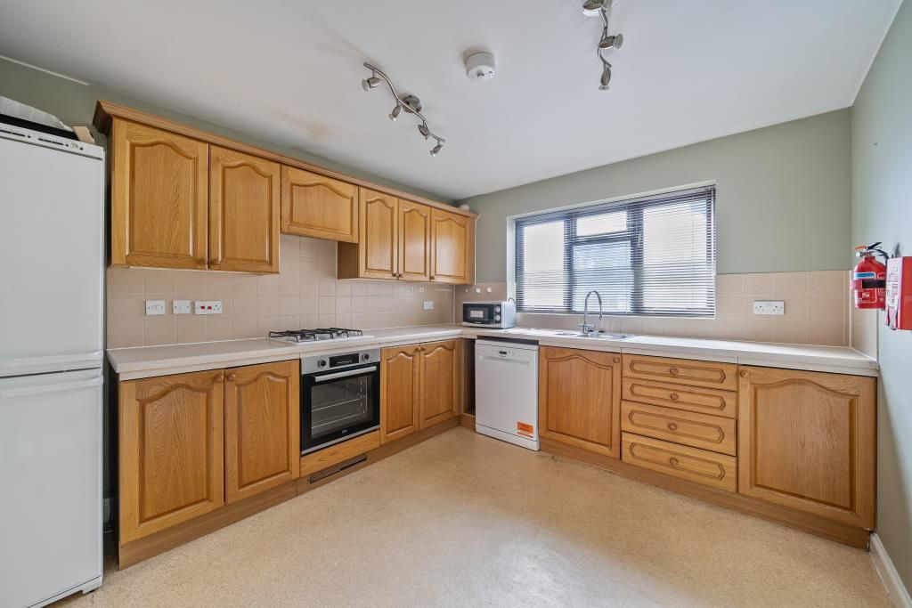 Property photo 3 of 21 Kitchen