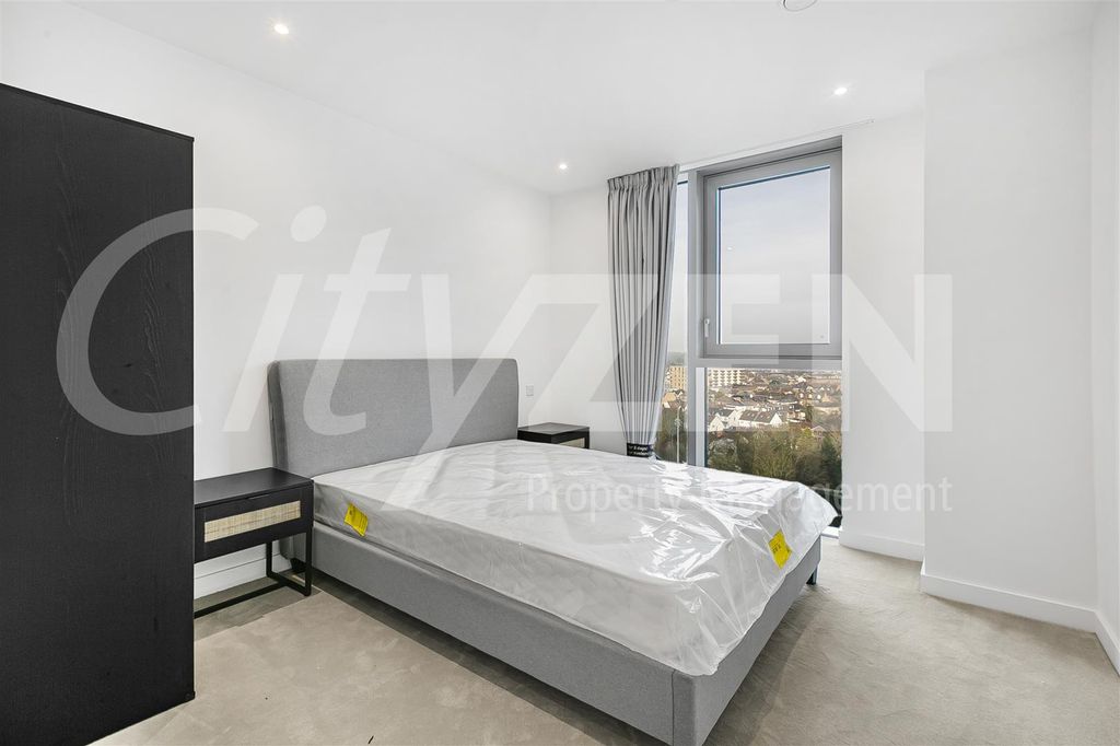 Property photo 3 of 34 Bedroom