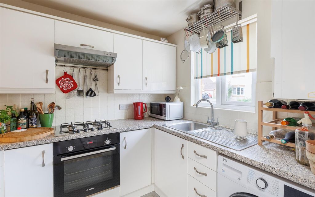Property photo 2 of 25 Kitchen