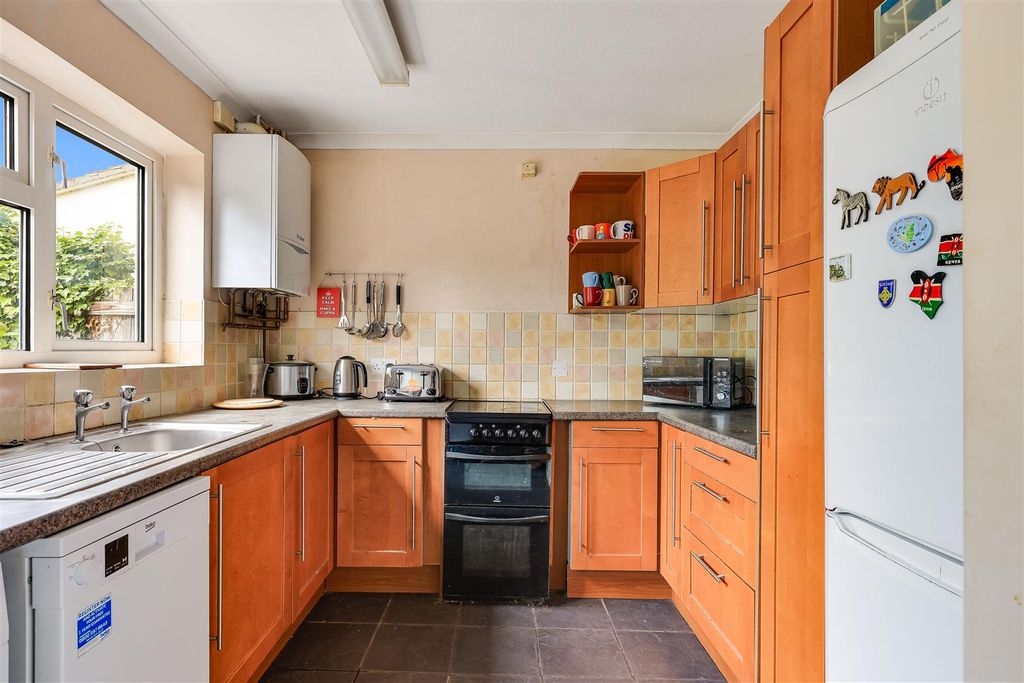 Property photo 2 of 17 Img (3).Jpg
