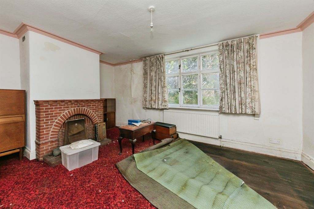 Property photo 3 of 16