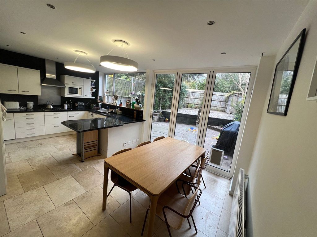 Property photo 3 of 8 Kitchen