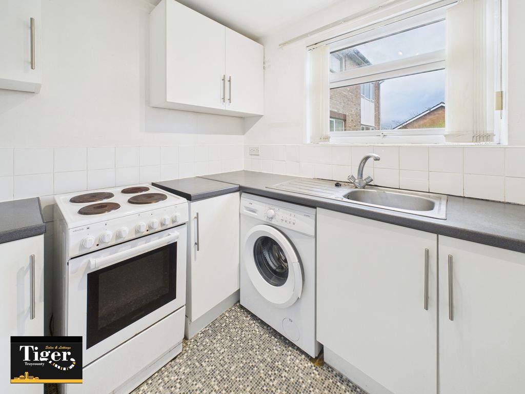 Property photo 3 of 6 Cam02176G0-Pr0770-Still004