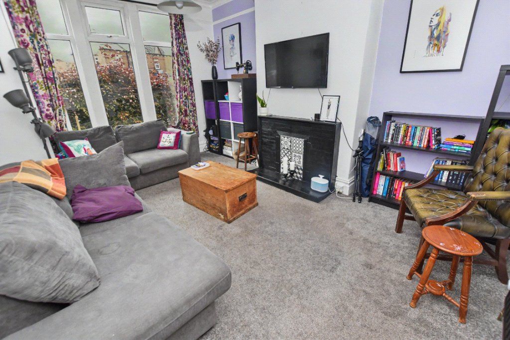 Property photo 2 of 15 Lounge
