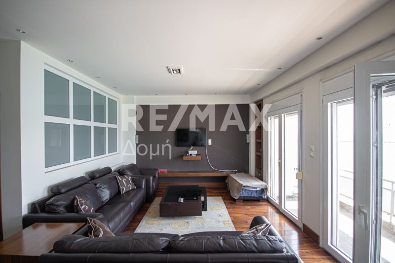 Property photo 3 of 42