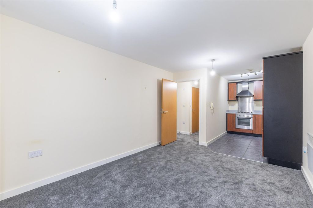 Property photo 3 of 16 8Fairfaxcourt-10.Jpg