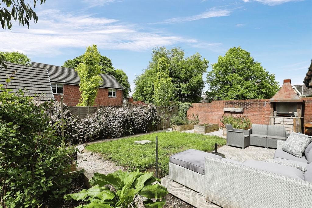 Property photo 2 of 14