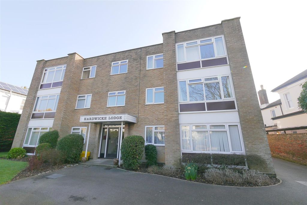 Property photo 1 of 6