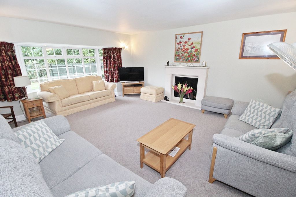 Property photo 2 of 20 4557804