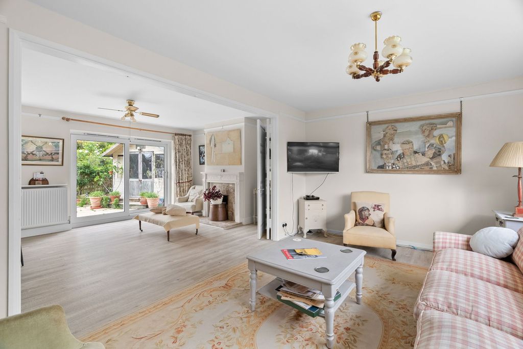 Property photo 3 of 31