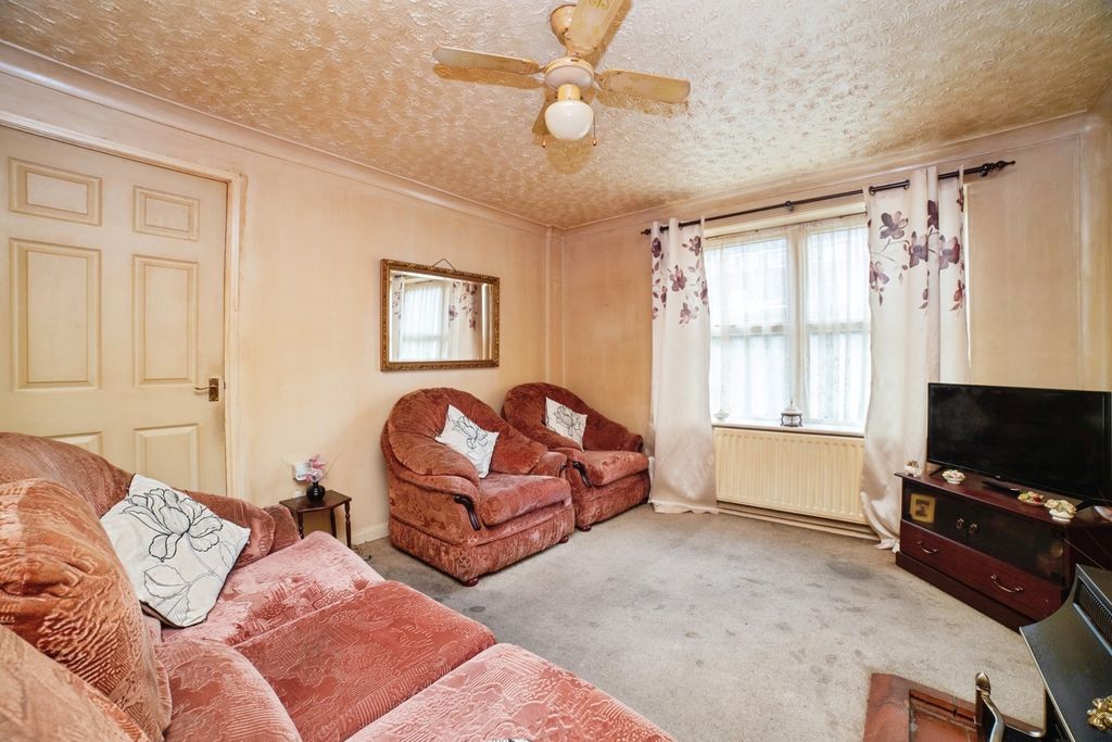 Property photo 3 of 17 Pbox-Img.Jpg