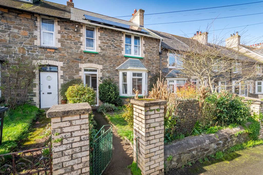 Property photo 1 of 21