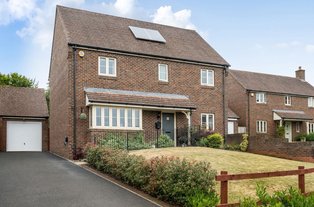 Property photo 1 of 11 1467815-28-6A1Db8...