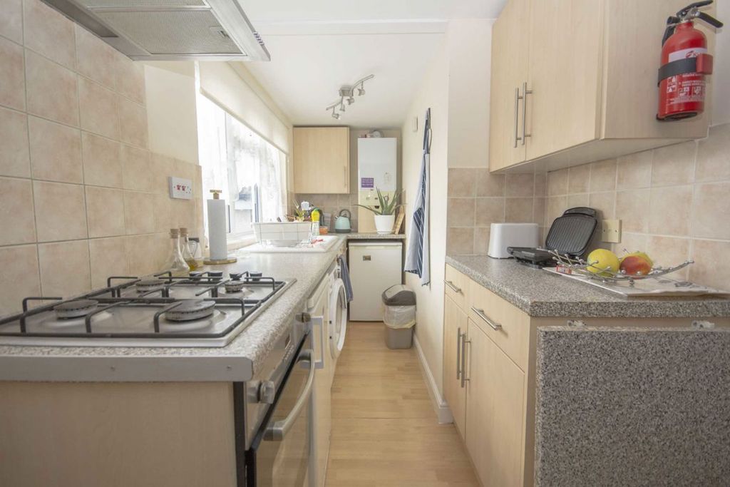 Property photo 3 of 4