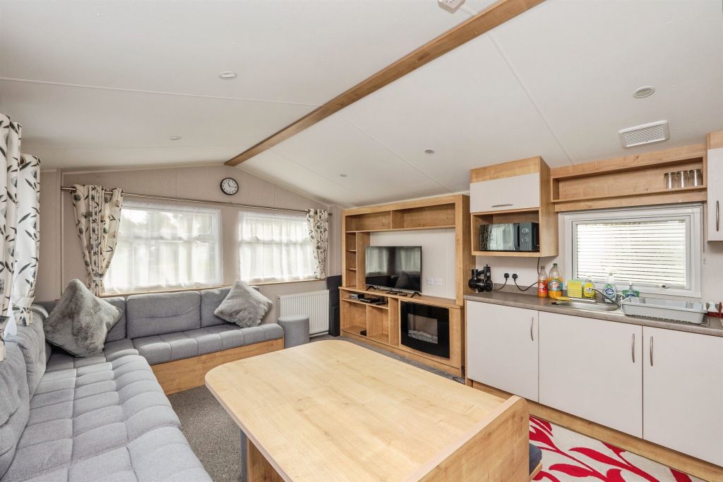 Property photo 3 of 23