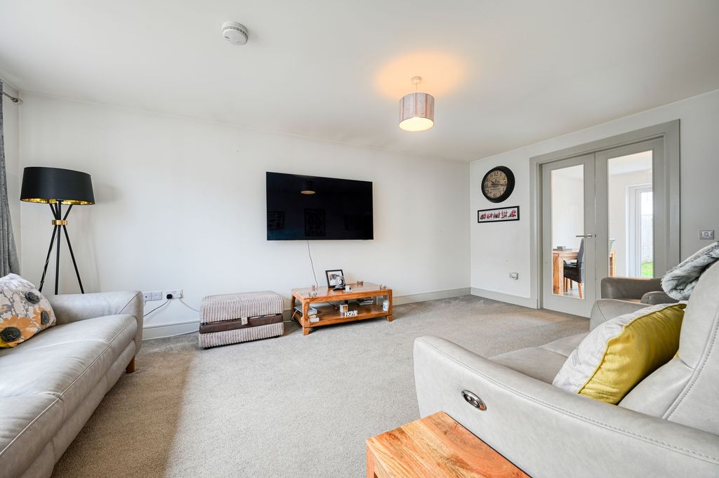 Property photo 3 of 30