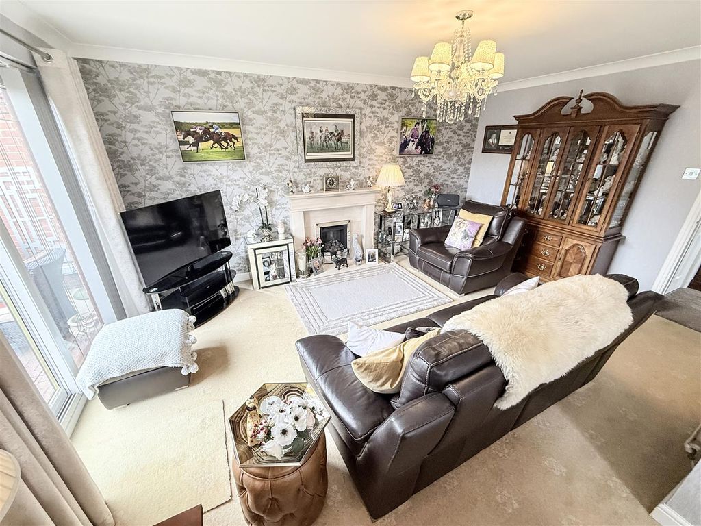 Property photo 3 of 15 L-Shaped Lounge/Dining Room