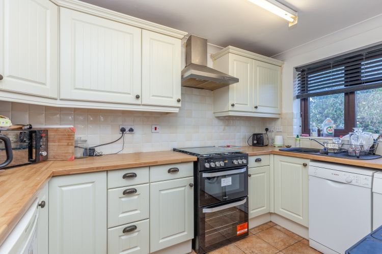 Property photo 2 of 8 269047