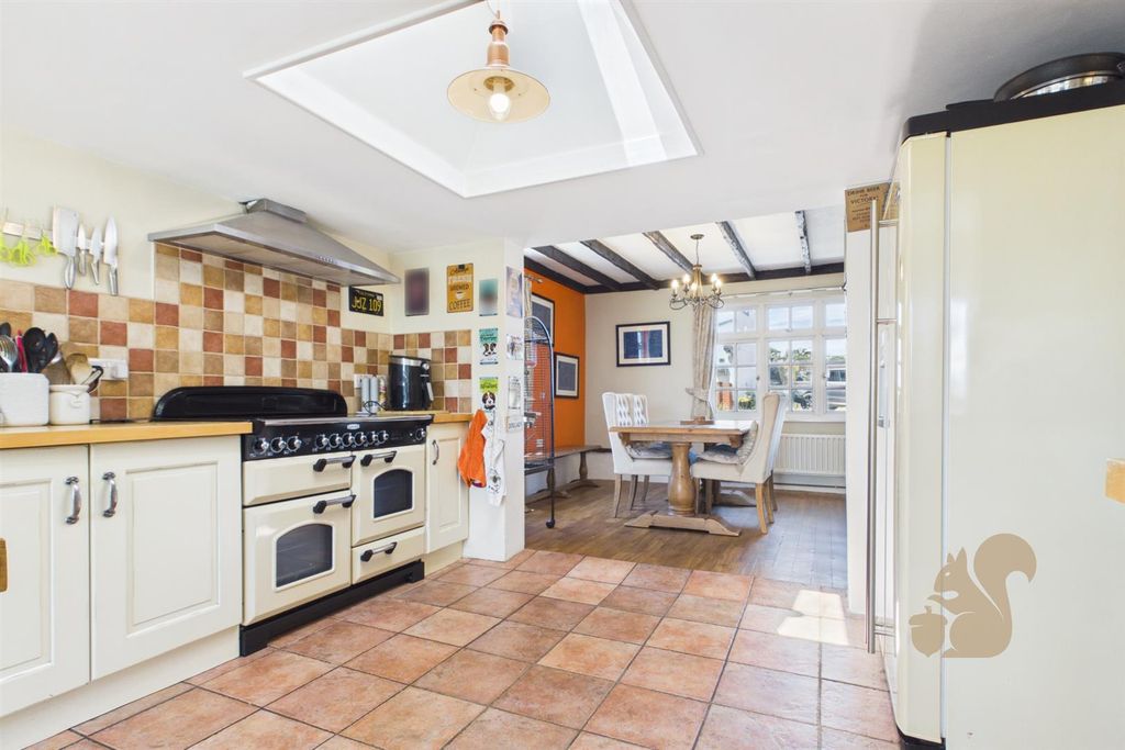 Property photo 1 of 34 Cam01814G0-Pr0119-Still015.Jpg