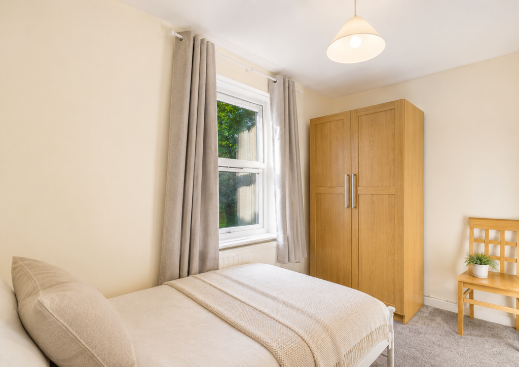 Property photo 1 of 11 Bed 1