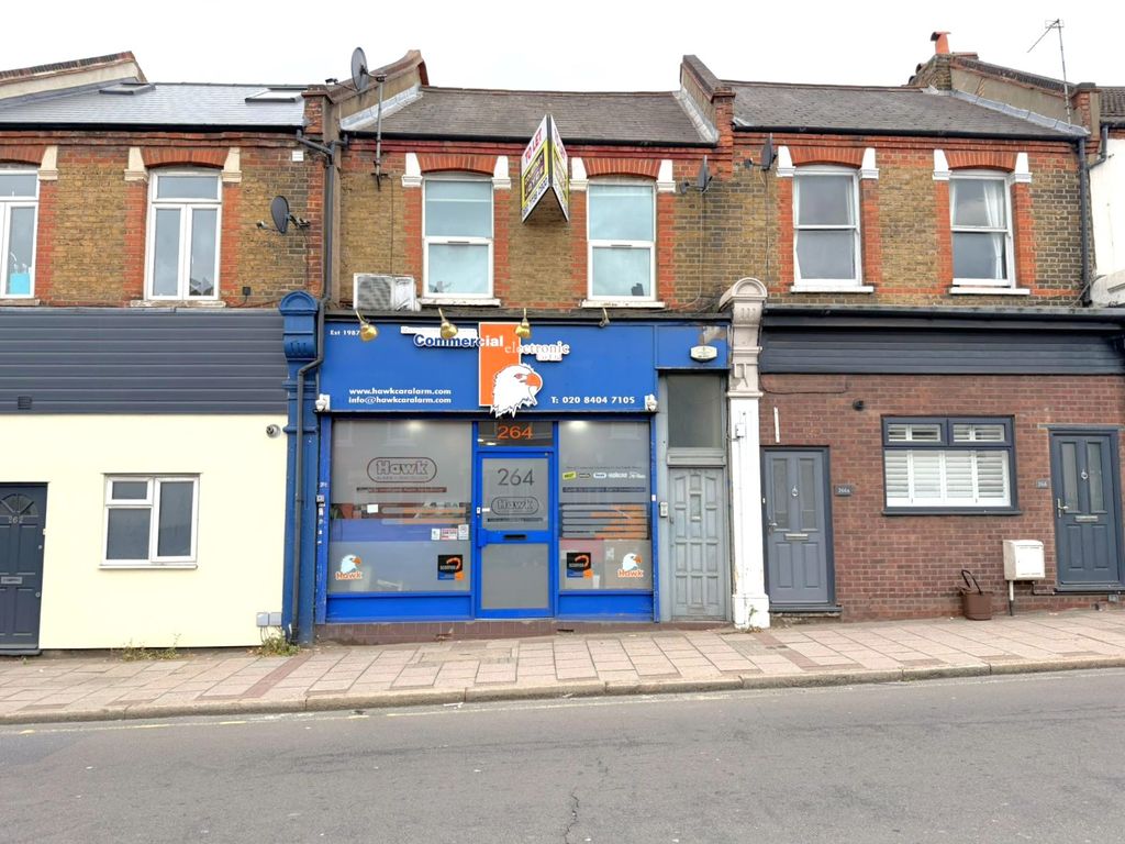 Property photo 1 of 11 Photo-2025-10-13-14-02-58