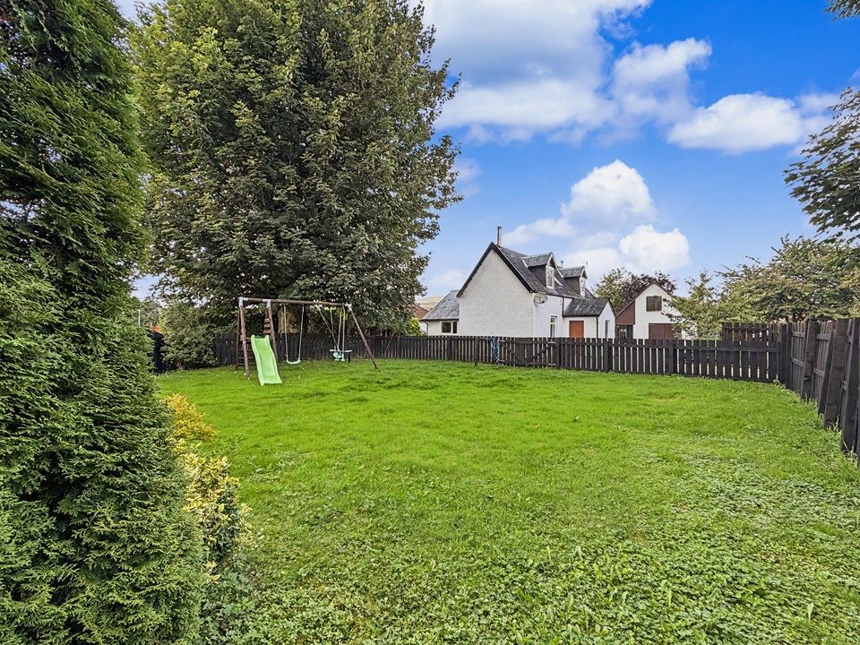 Property photo 3 of 95