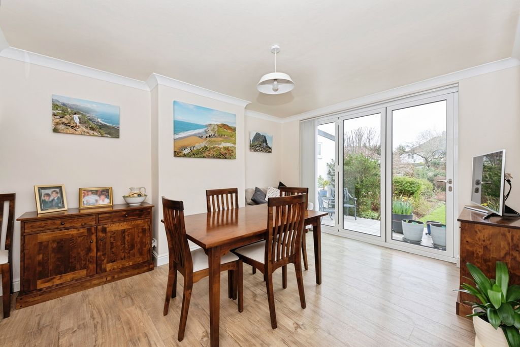 Property photo 2 of 20 Pbox-Img.Jpg