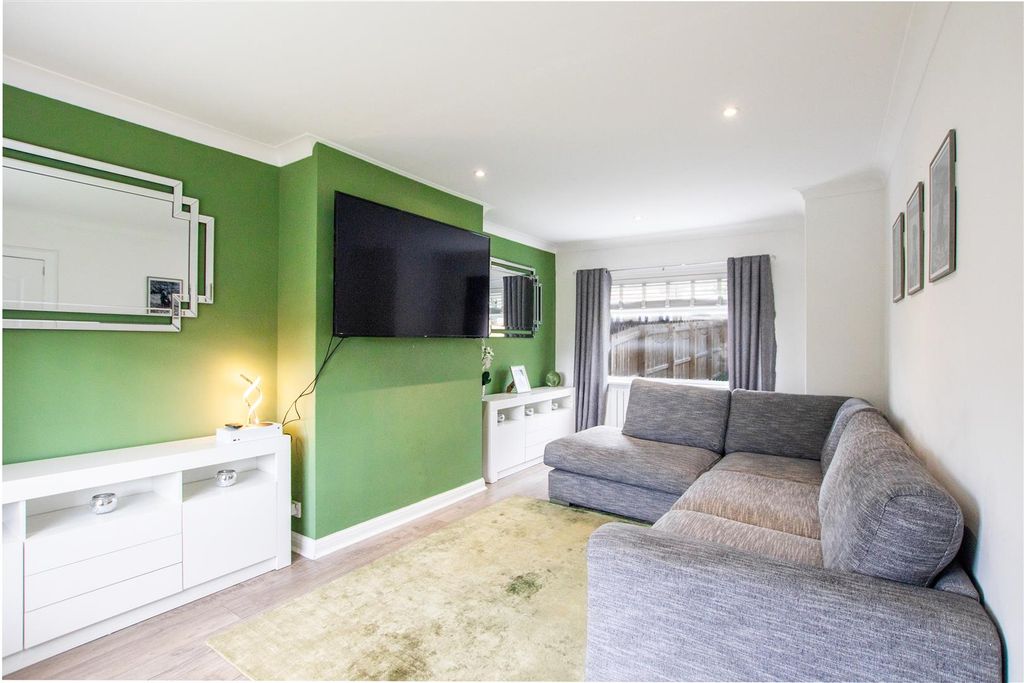 Property photo 3 of 15 Lounge-1.Jpg