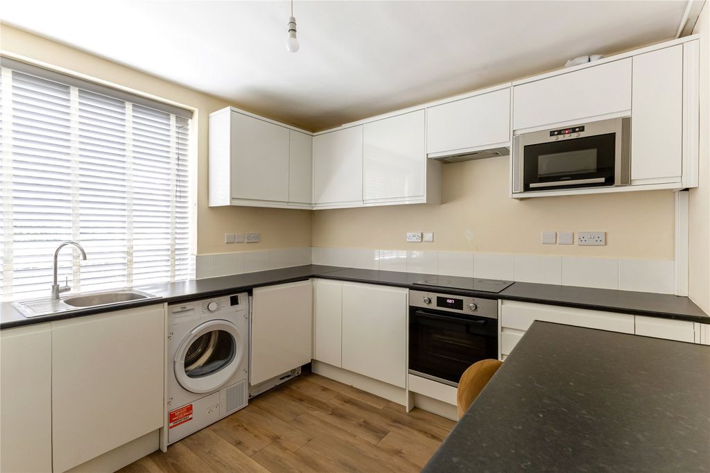 Property photo 2 of 14 Kitchen