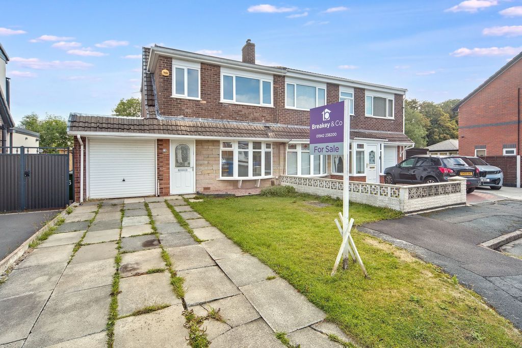 Property photo 1 of 21