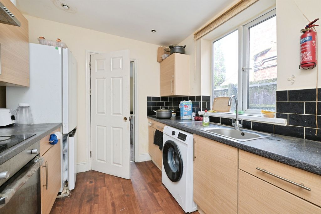 Property photo 2 of 14