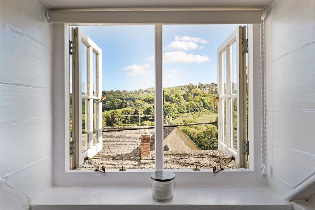 Property photo 3 of 20 Ph29_5504110.Jpg