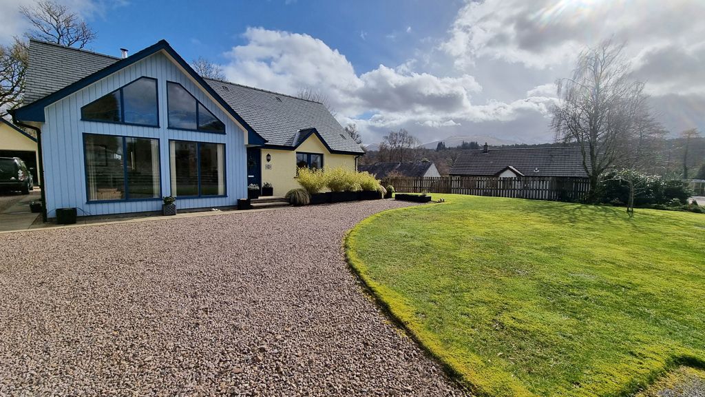 Property photo 2 of 34