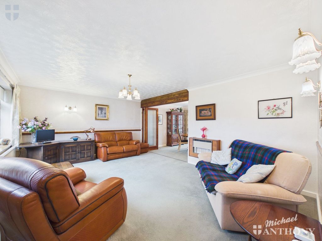 Property photo 2 of 16 B810F40De93041F68060476ce5dc8491_80_Cam03218G0-Pr0925-Still001